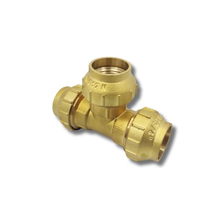 Racor "T" triple acoplamiento LATÓN